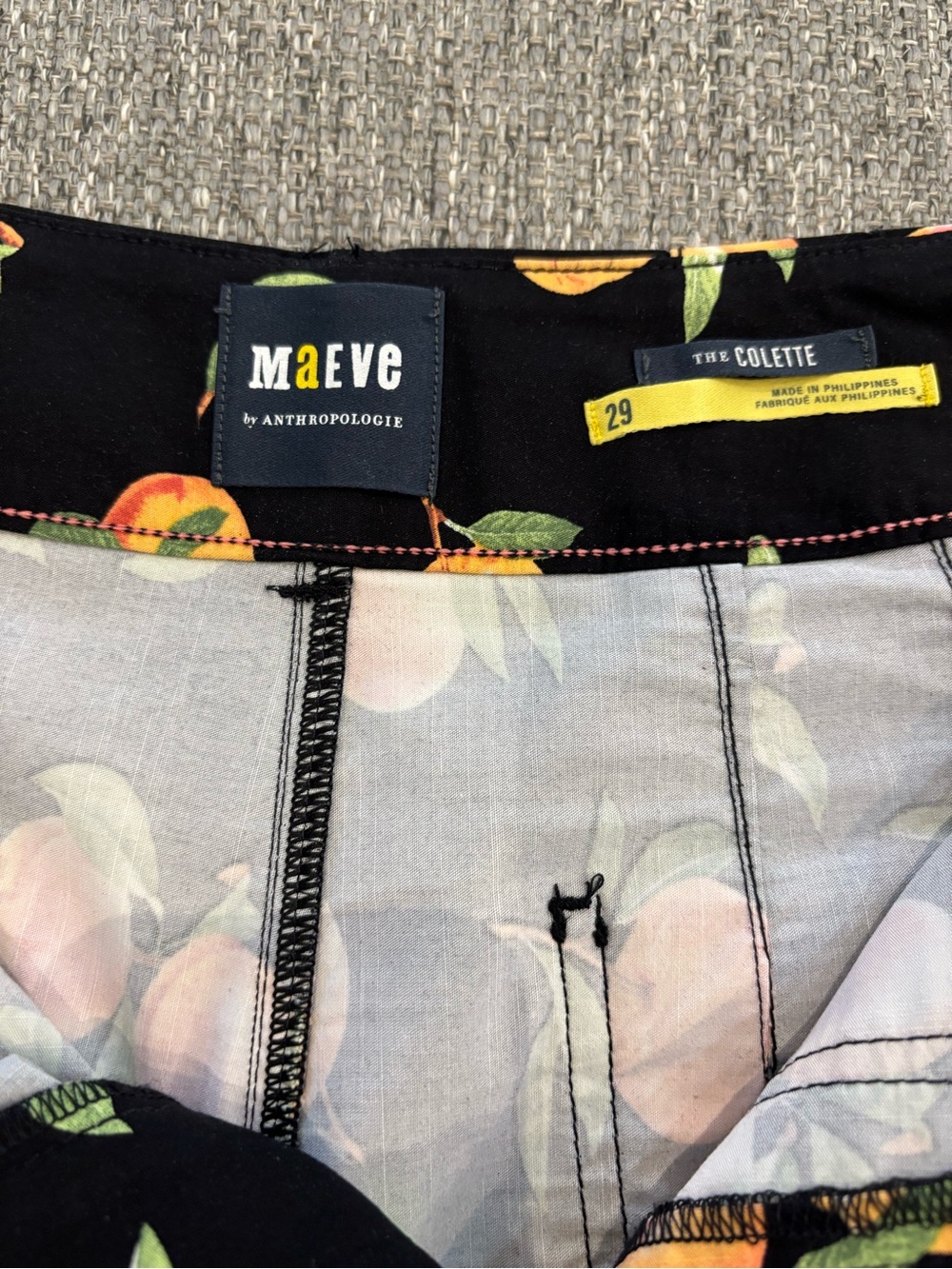 Anthropologie The Colette Cropped Wide Leg Pants, Black with Peaches 🍑 Sz 29 EUC - Picture 6 of 8